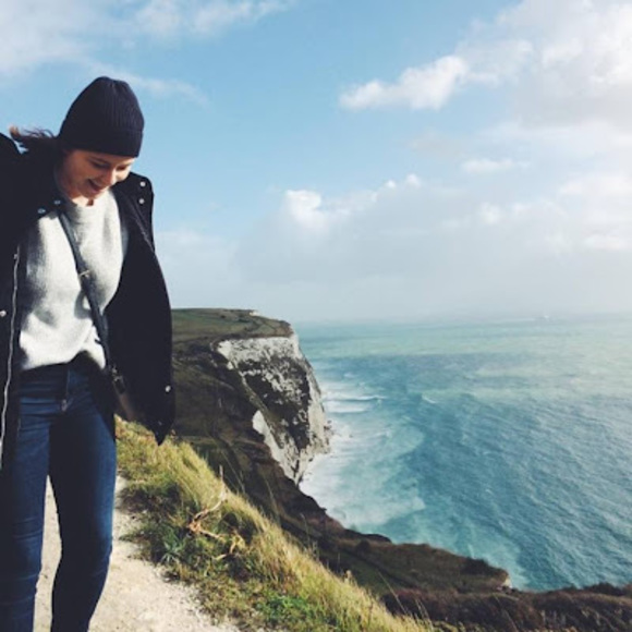 Meet your Posher, Caitlin - Picture 1 of 1